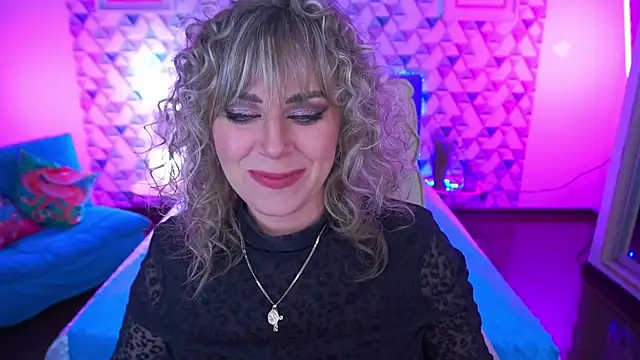 Snapshot of CandyLadyyy chatting on April 2026 07:06:01 PM CandyLadyyy online show from April 2026 07:06:01 PM