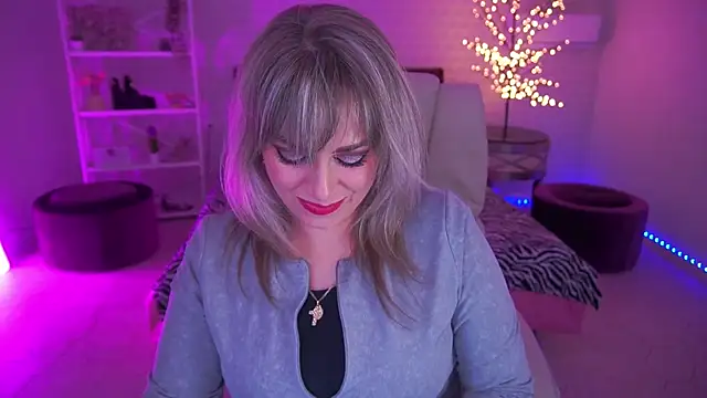 Snapshot of CandyLadyyy chatting on April 2026 08:57:02 PM CandyLadyyy online show from April 2026 08:57:02 PM