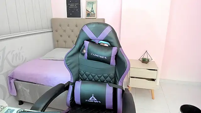 Tania Duque online show from November 2025 03:22:02 PM