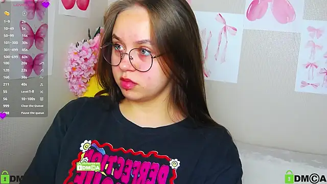 Snapshot of Lilysweet13 chatting on September 2025 07:19:02 AM Lilysweet13 online show from September 2025 07:19:02 AM