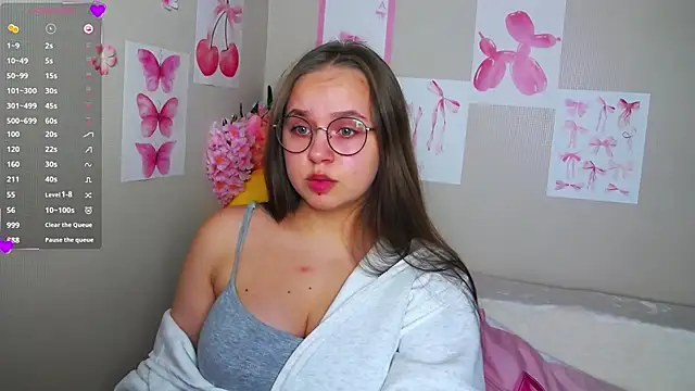 Snapshot of Lilysweet13 chatting on September 2025 09:57:02 AM Lilysweet13 online show from September 2025 09:57:02 AM