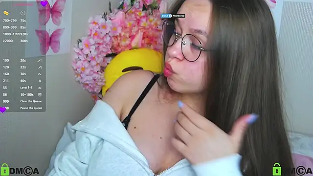 Snapshot of Lilysweet13 chatting on October 2025 11:29:01 AM Lilysweet13 online show from October 2025 11:29:01 AM