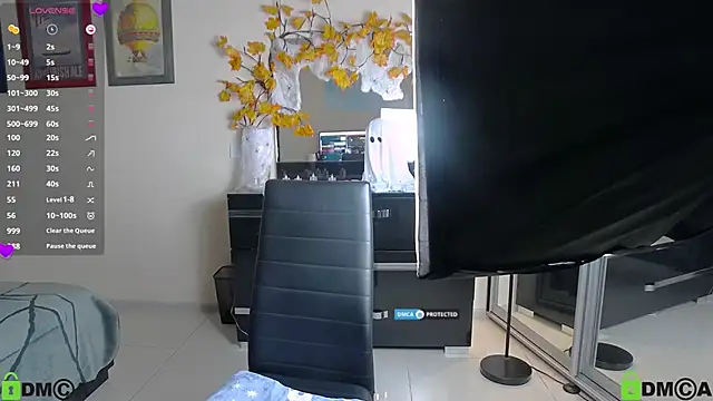 Snapshot of Lilysweet13 chatting on October 2025 11:23:02 AM Lilysweet13 online show from October 2025 11:23:02 AM