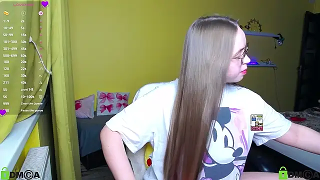 Snapshot of Lilysweet13 chatting on January 2026 05:18:02 PM Lilysweet13 online show from January 2026 05:18:02 PM