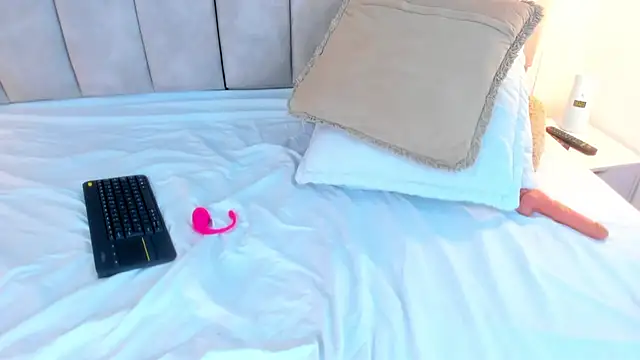 Sofiia Rossee  online show from March 2025 11:32:02 PM