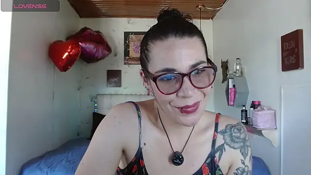mia velvet1 online show from April 2026 03:21:02 PM