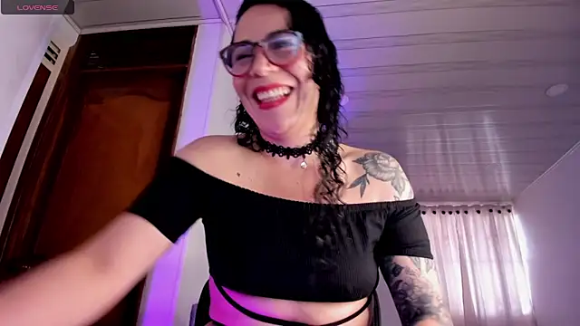 mia velvet1 online show from May 2026 12:15:01 PM