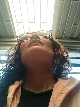 Rose Thompson1 online show from May 2026 01:05:02 PM