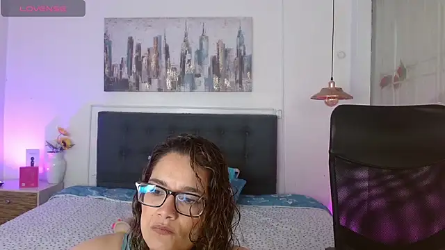 Rose Thompson1 online show from May 2026 01:27:02 PM