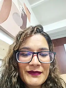 Rose Thompson1 online show from May 2026 02:45:01 PM