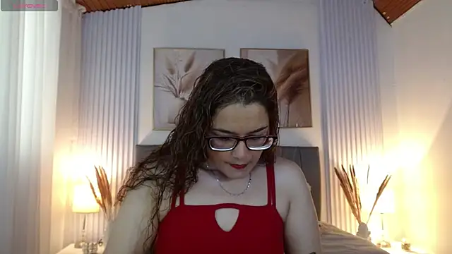 Rose Thompson1 online show from May 2026 01:39:02 PM