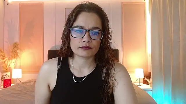 Rose Thompson1 online show from June 2026 01:37:01 PM
