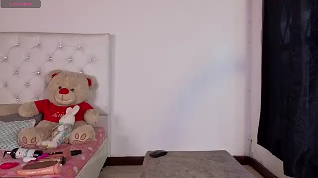 Snapshot of megan_stathann chatting on April 2026 05:35:01 PM megan stathann online show from April 2026 05:35:01 PM