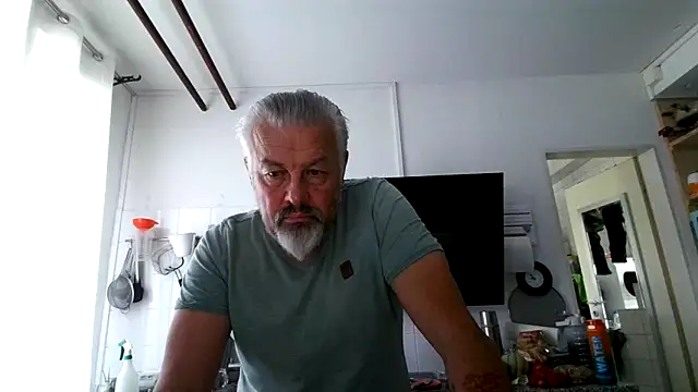 Berg Boy online show from May 2026 06:54:02 AM