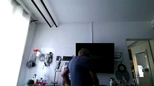 Snapshot of Berg_Boy chatting on July 2026 05:27:02 AM Berg Boy online show from July 2026 05:27:02 AM
