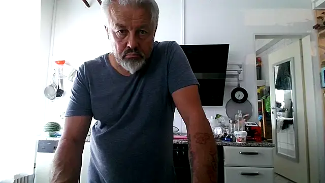 Snapshot of Berg_Boy chatting on July 2026 05:31:01 PM Berg Boy online show from July 2026 05:31:01 PM