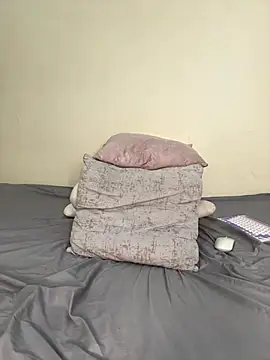 Ivelleee  online show from December 2025 11:39:02 AM