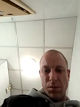 Snapshot of svenpfeifer chatting on March 2025 06:51:02 AM svenpfeifer online show from March 2025 06:51:02 AM