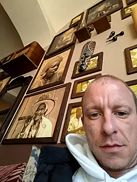 Snapshot of svenpfeifer chatting on March 2025 07:29:02 AM svenpfeifer online show from March 2025 07:29:02 AM