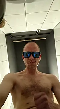 Snapshot of svenpfeifer chatting on March 2025 05:39:01 AM svenpfeifer online show from March 2025 05:39:01 AM