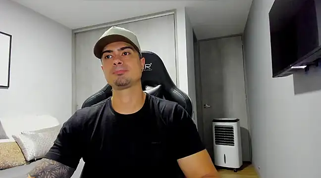 Snapshot of Dante_Storm chatting on March 2025 06:10:02 AM Dante Storm online show from March 2025 06:10:02 AM