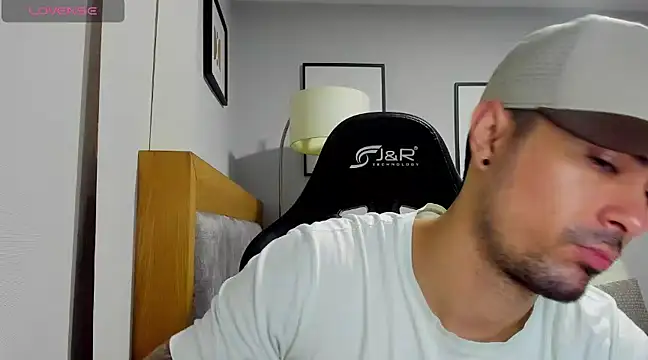 Snapshot of Dante_Storm chatting on March 2025 11:00:02 PM Dante Storm online show from March 2025 11:00:02 PM