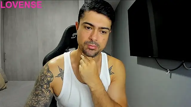 Snapshot of Dante_Storm chatting on October 2025 04:07:02 PM Dante Storm online show from October 2025 04:07:02 PM