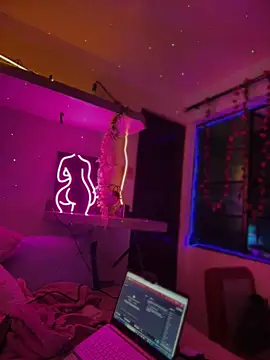 LoganPeny online show from December 2025 06:43:02 AM