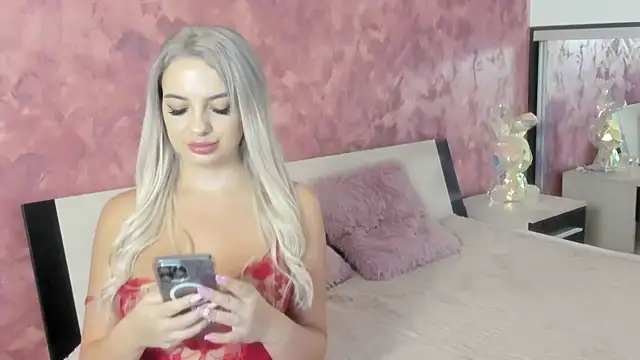 Snapshot of LesyaTouch chatting on October 2025 06:47:02 PM LesyaTouch online show from October 2025 06:47:02 PM