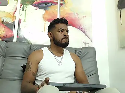 BladeFoxxx1 online show from October 2025 04:32:02 AM