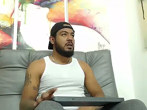 BladeFoxxx1 online show from November 2025 10:42:01 PM