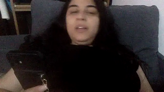 Veramaia online show from May 2026 06:04:02 PM