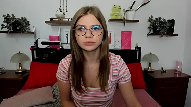 HaleyReedme online show from July 2026 07:17:01 AM