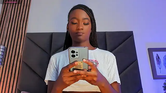 Snapshot of Kendallross28 chatting on September 2025 01:56:01 PM Kendallross28 online show from September 2025 01:56:01 PM