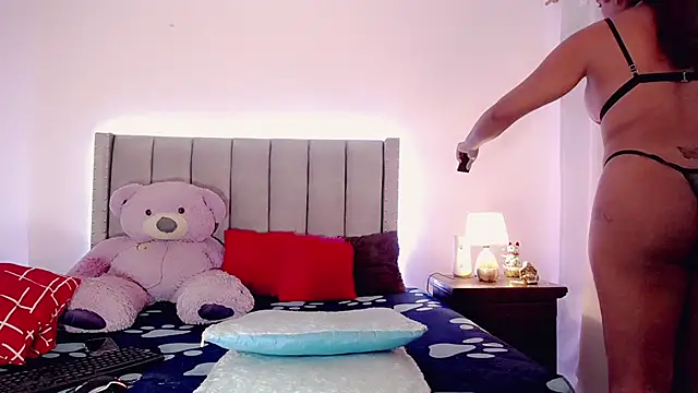 taniababy online show from September 2025 12:31:02 PM