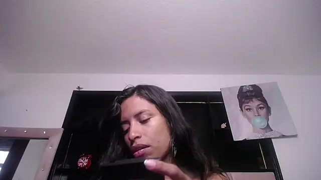 Snapshot of Violet_King chatting on March 2025 02:01:01 PM Violet King online show from March 2025 02:01:01 PM