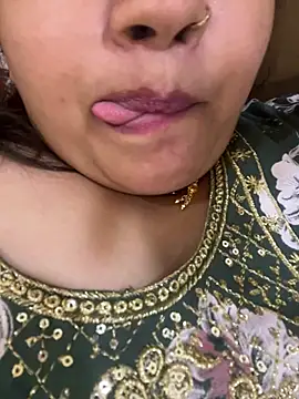 Catchybusty online show from June 2026 10:50:02 AM
