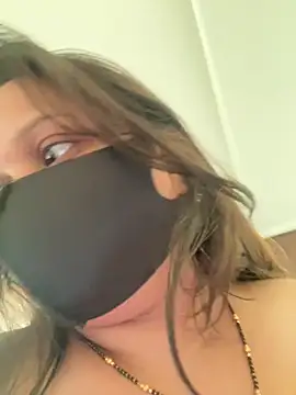 Catchybusty online show from June 2026 02:17:01 AM