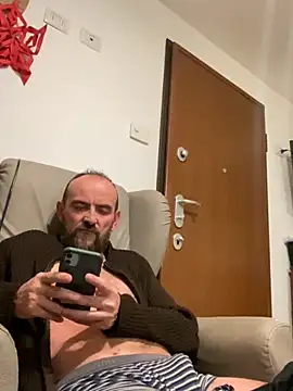 Rimmingtop online show from December 2025 09:01:01 PM