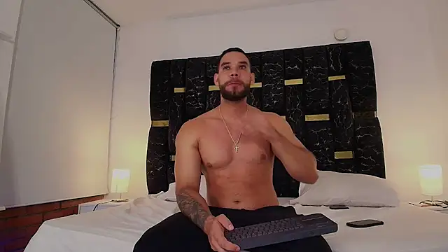 Snapshot of chris_blake__ chatting on January 2026 10:59:02 PM chris blake online show from January 2026 10:59:02 PM