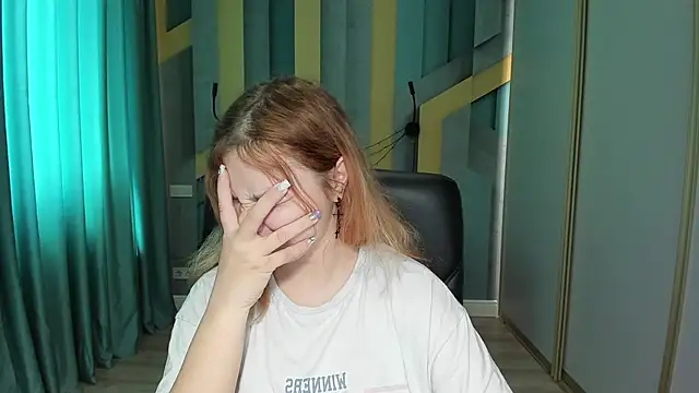 AngelinaLow online show from May 2026 11:28:01 AM