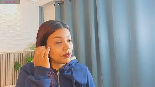 Snapshot of TiffanyWalk chatting on April 2026 12:22:01 PM TiffanyWalk online show from April 2026 12:22:01 PM