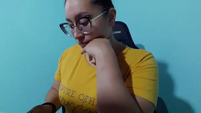 cloe starr online show from November 2025 12:43:02 AM