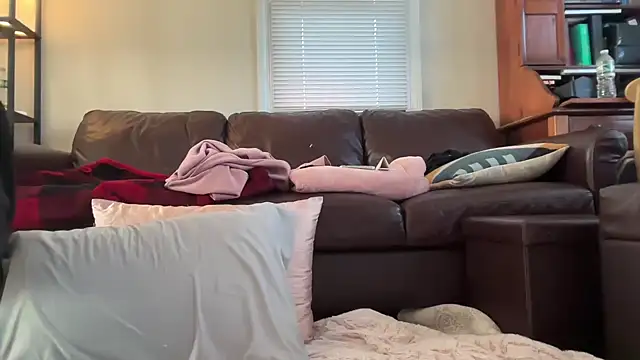 SpaceCowWhore online show from October 2025 12:11:01 PM