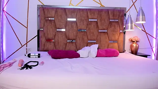 AndrewPeach  online show from March 2025 04:47:01 AM