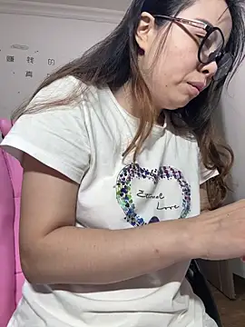 aa520uv online show from September 2025 01:00:01 AM