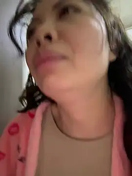 Snapshot of aa520uv chatting on March 2026 01:34:02 AM aa520uv online show from March 2026 01:34:02 AM