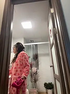 Snapshot of aa520uv chatting on March 2026 05:44:01 AM aa520uv online show from March 2026 05:44:01 AM