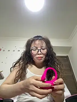 Snapshot of aa520uv chatting on March 2026 04:39:01 AM aa520uv online show from March 2026 04:39:01 AM