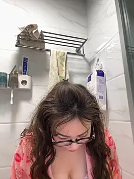 Snapshot of aa520uv chatting on March 2026 02:37:01 AM aa520uv online show from March 2026 02:37:01 AM